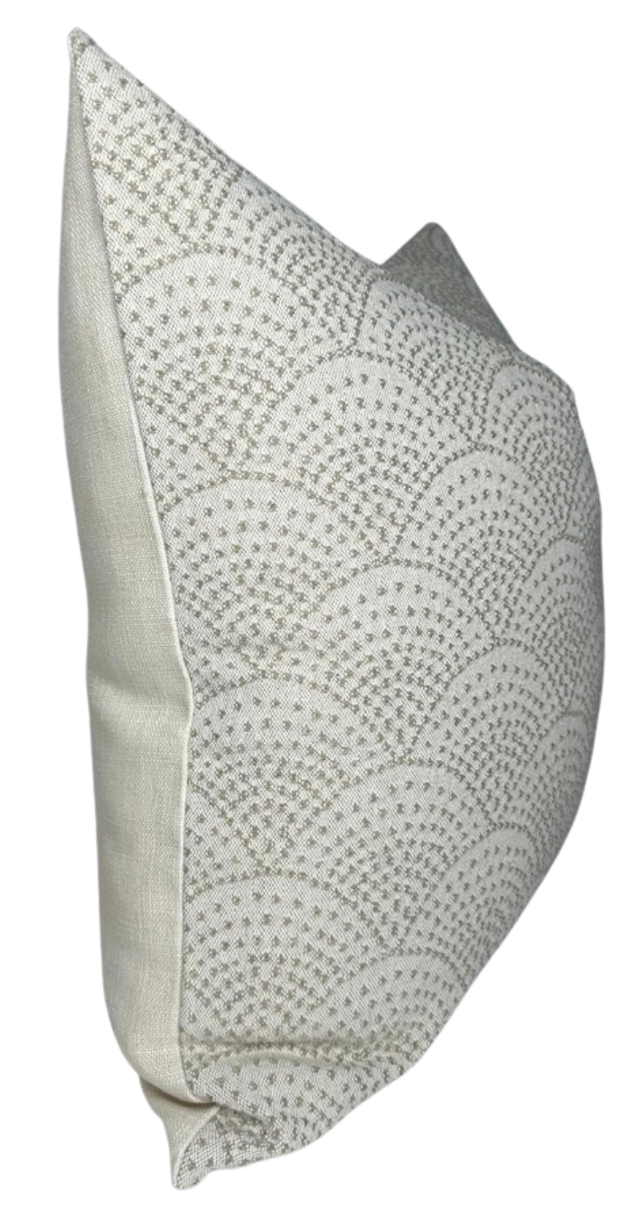 Scalloped Woven Pillow Cover in Natural